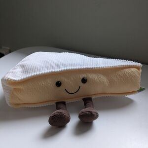 Jellycat Amuseable Brie – First Edition, New with Tags 🧀